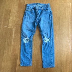 Old Navy size 4 mid-rise boyfriend jeans